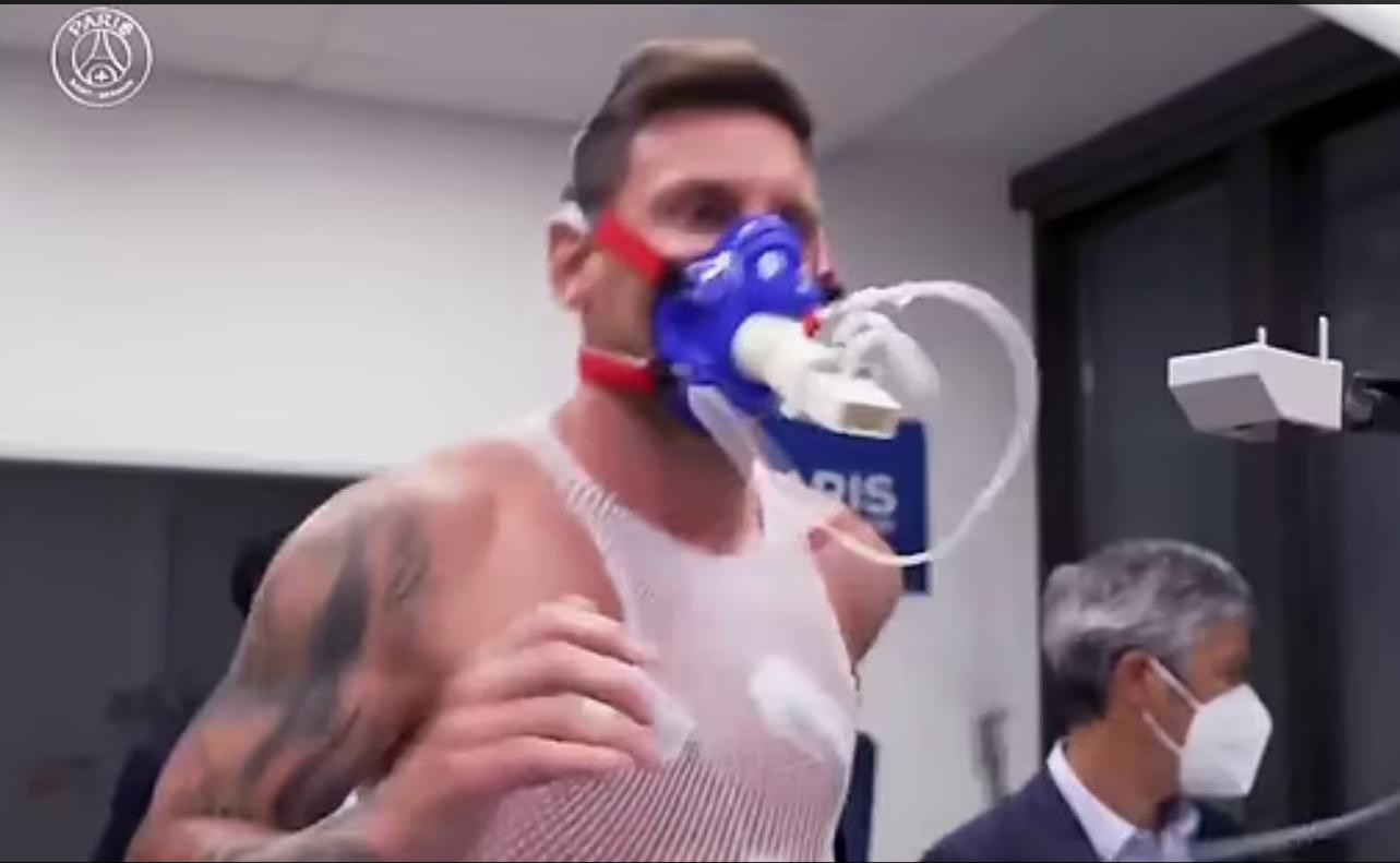 Tiền đạo 34 tuổi sau đó được kiểm tra y tế kỹ lưỡng tại thủ đô nước Pháp