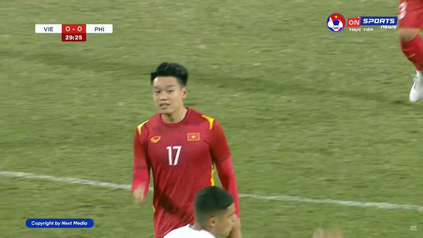 Đội tuyển Việt Nam nhọc nhằn vượt qua Philippines 1-0 với bàn thắng phút bù giờ của Văn Quyết ảnh 3 Đội tuyển Việt Nam nhọc nhằn vượt qua Philippines 1-0 với bàn thắng phút bù giờ của Văn Quyết ảnh 3