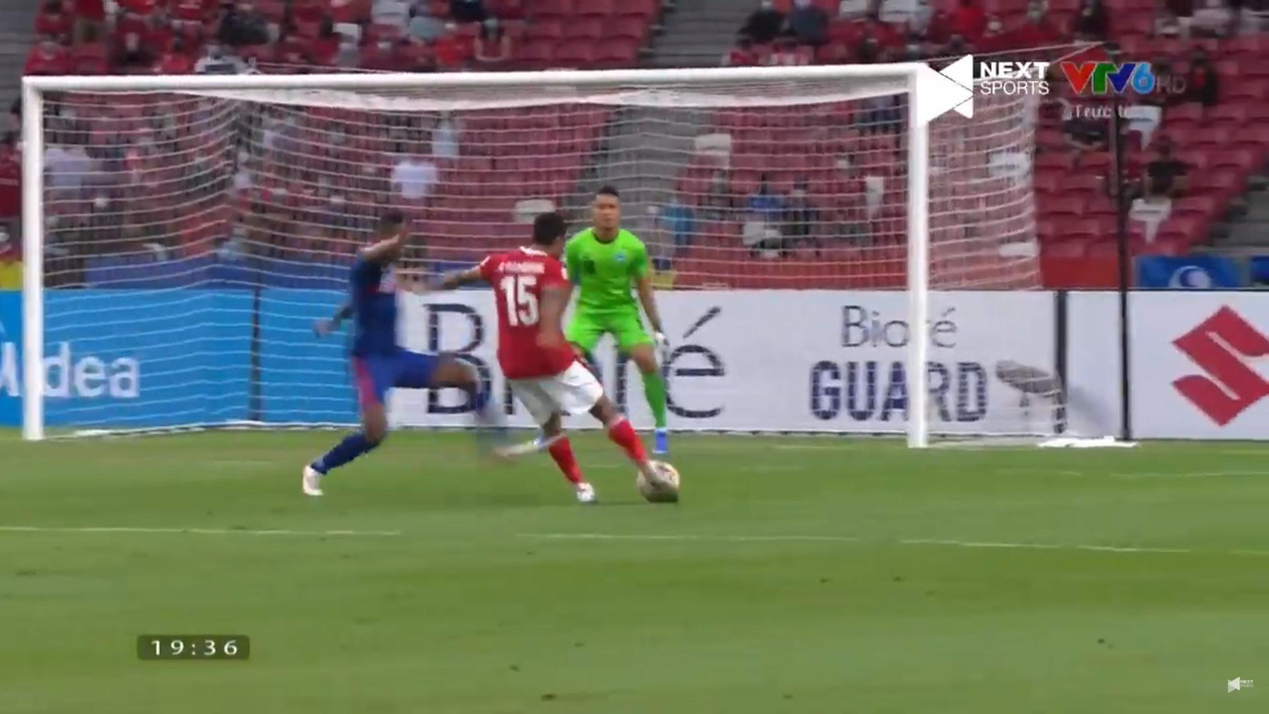 Indonesia vs Singapore 4-2: 120 phút điên rồ, trọng tài, 3 thẻ đỏ và penalty ảnh 4 Indonesia vs Singapore 4-2: 120 phút điên rồ, trọng tài, 3 thẻ đỏ và penalty ảnh 4