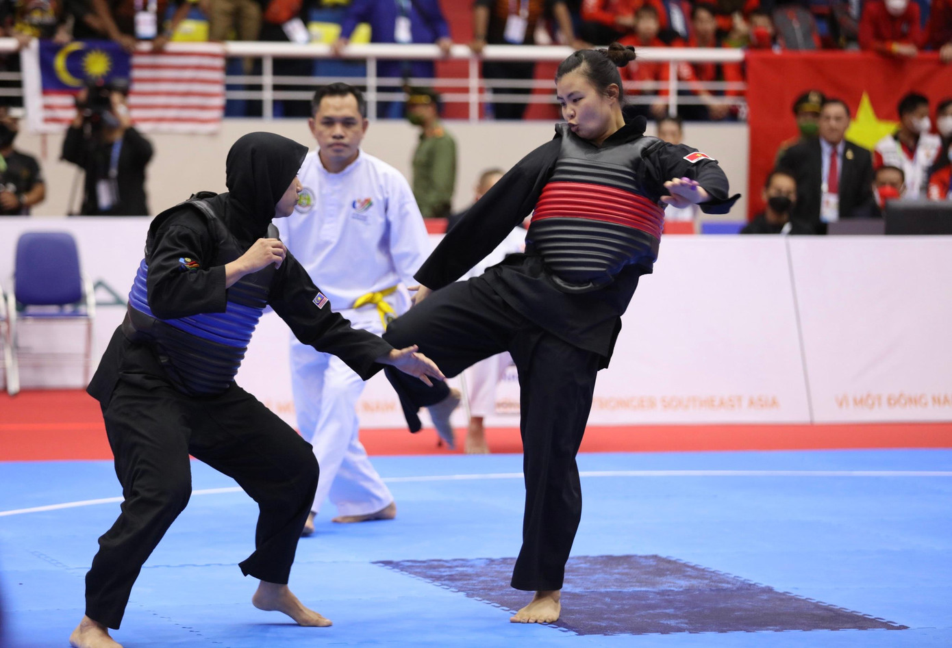 Trực tiếp SEA Games 31 ngày 16/5: Kình ngư Hưng Nguyên tiếp tục 'rinh' vàng từ hồ bơi ảnh 14