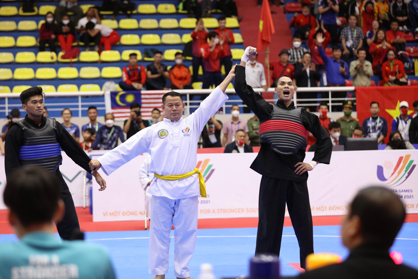 Trực tiếp SEA Games 31 ngày 16/5: Kình ngư Hưng Nguyên tiếp tục 'rinh' vàng từ hồ bơi ảnh 28