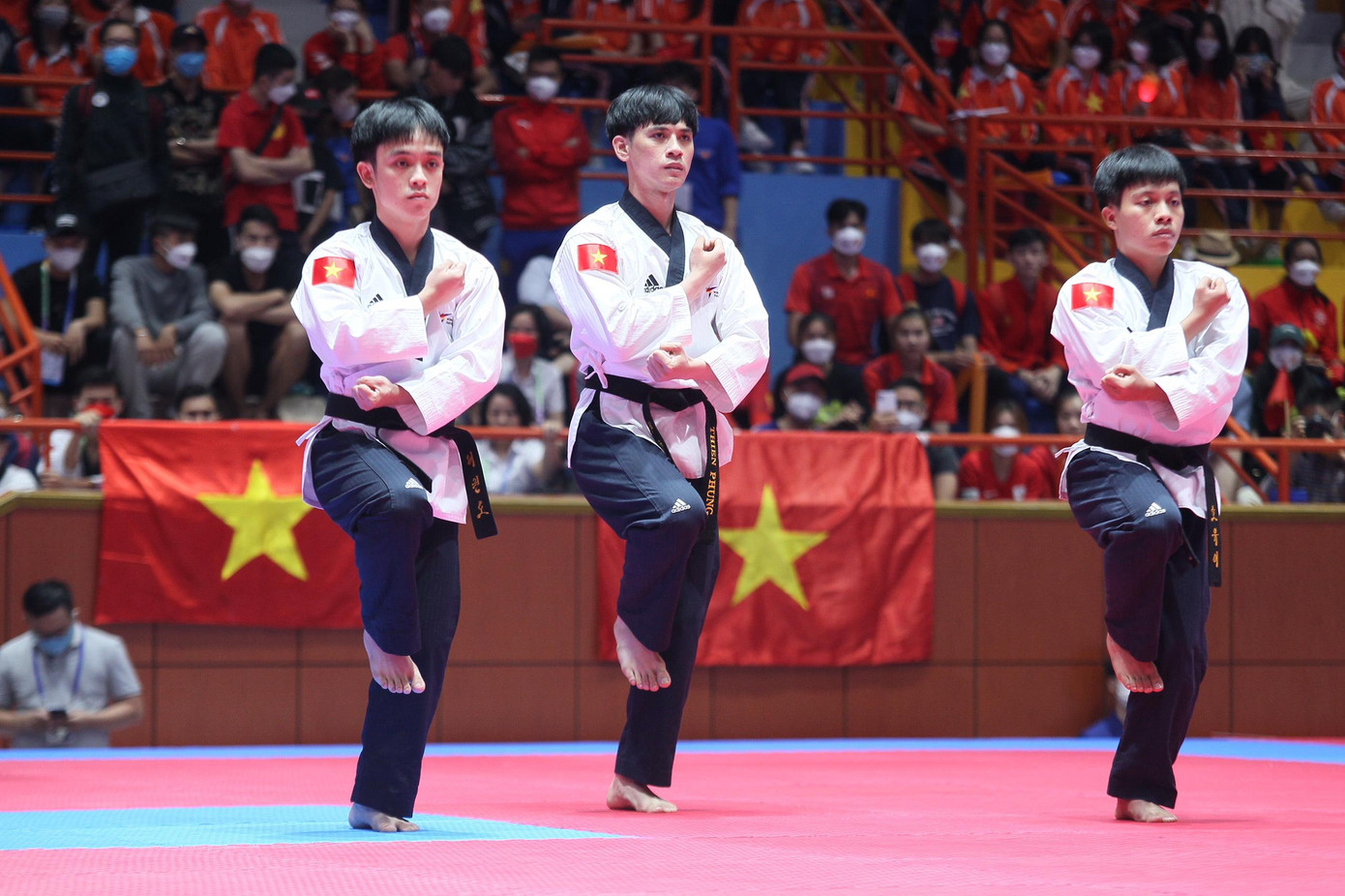 Trực tiếp SEA Games 31 ngày 16/5: Kình ngư Hưng Nguyên tiếp tục 'rinh' vàng từ hồ bơi ảnh 35