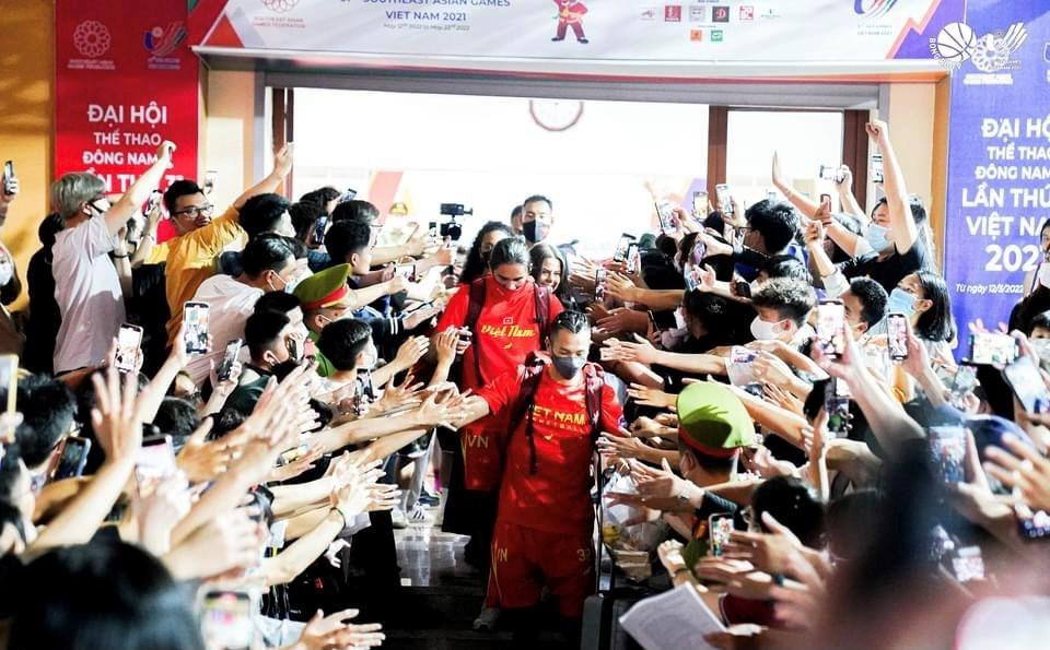 Nhà thi đấu Thanh Trì chào đón các tuyển thủ Việt Nam. Nhà thi đấu Thanh Trì chào đón các tuyển thủ Việt Nam.