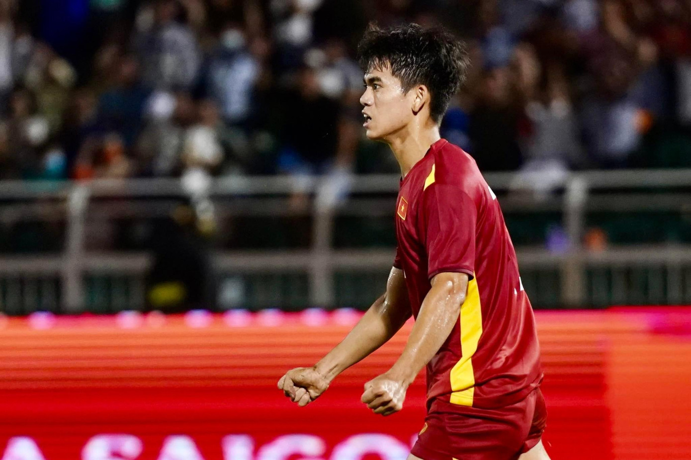 Đội tuyển Việt Nam đánh bại Singapore 4-0 trong ngày Văn Quyết và dàn tân binh tỏa sáng ảnh 22 Đội tuyển Việt Nam đánh bại Singapore 4-0 trong ngày Văn Quyết và dàn tân binh tỏa sáng ảnh 22