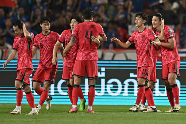 Thua đậm Hàn Quốc 0-3, Thái Lan hẹp cơ hội vào vòng trong ảnh 11 Thua đậm Hàn Quốc 0-3, Thái Lan hẹp cơ hội vào vòng trong ảnh 11