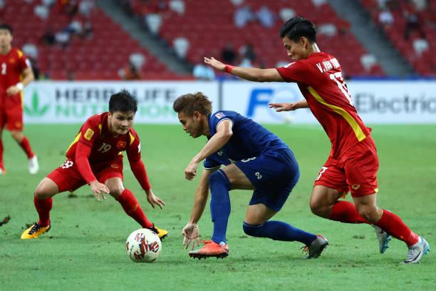 Việt Nam 0-2 Thái Lan: Chanathip lập cú đúp và tiếng còi méo của trọng tài ảnh 15 Việt Nam 0-2 Thái Lan: Chanathip lập cú đúp và tiếng còi méo của trọng tài ảnh 15
