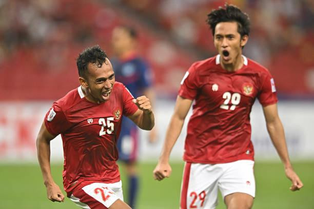 Indonesia vs Singapore 4-2: 120 phút điên rồ, trọng tài, 3 thẻ đỏ và penalty ảnh 15 Indonesia vs Singapore 4-2: 120 phút điên rồ, trọng tài, 3 thẻ đỏ và penalty ảnh 15