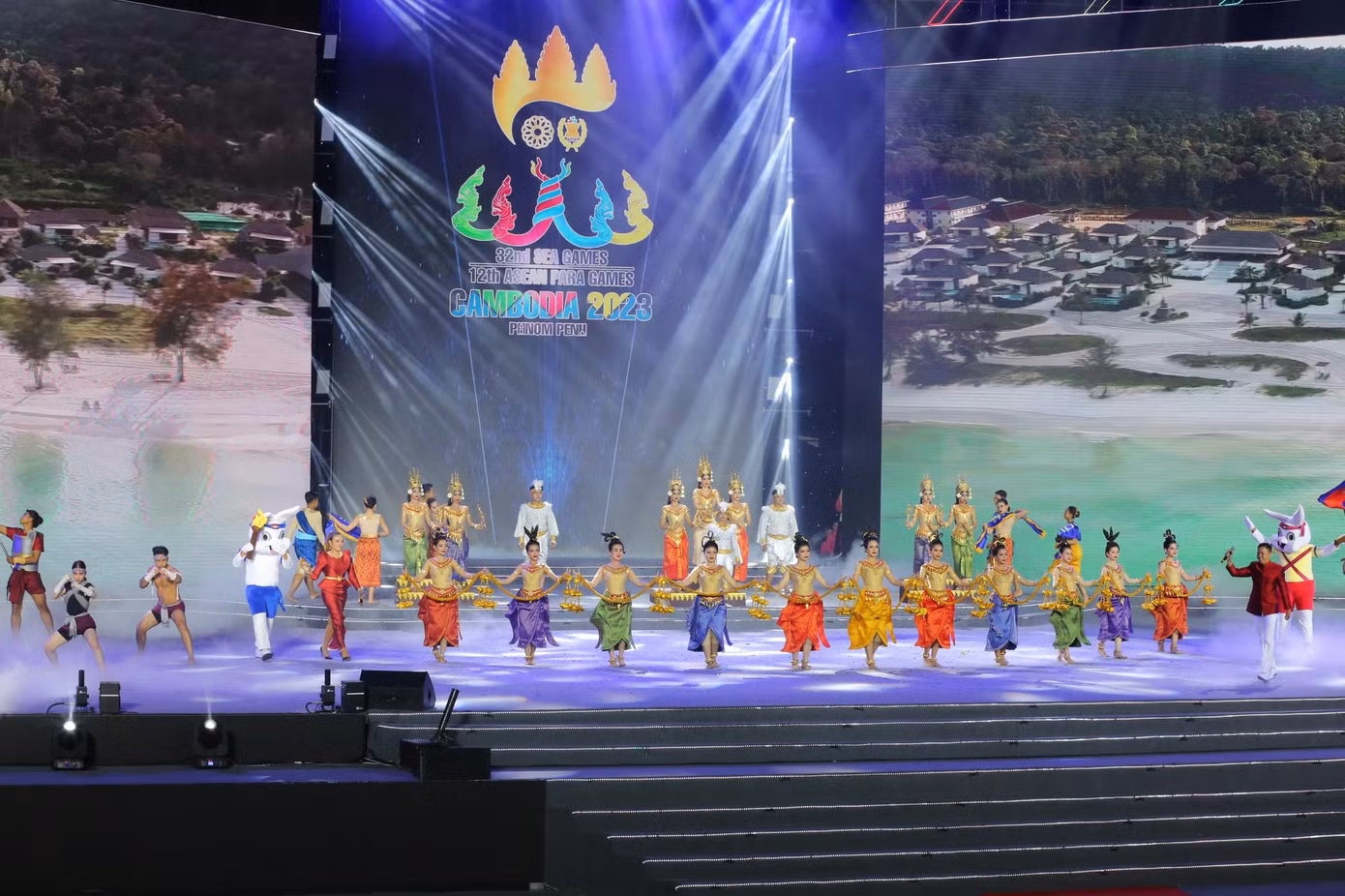 Trực tiếp Lễ bế mạc SEA Games 31: Tạm biệt Việt Nam, xin chào Campuchia 2023-SEA Games 32 ảnh 29