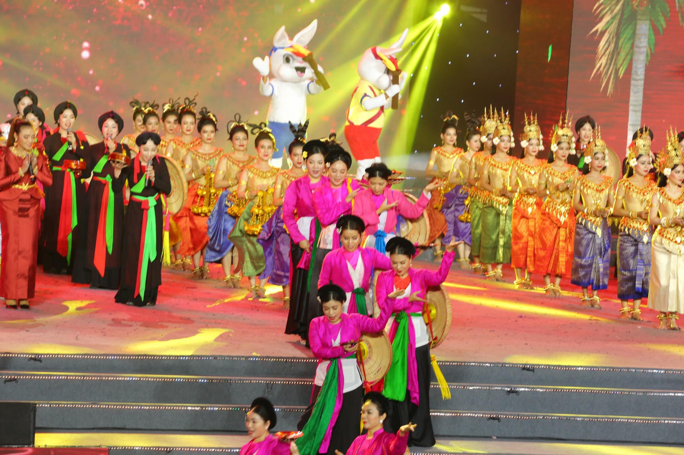 Trực tiếp Lễ bế mạc SEA Games 31: Tạm biệt Việt Nam, xin chào Campuchia 2023-SEA Games 32 ảnh 32