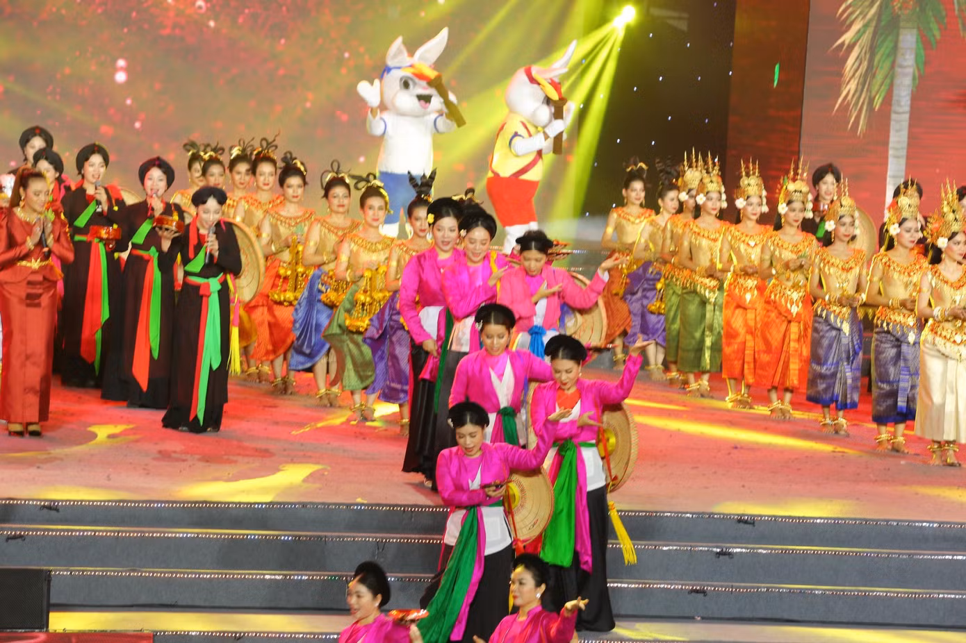 Trực tiếp Lễ bế mạc SEA Games 31: Tạm biệt Việt Nam, xin chào Campuchia 2023-SEA Games 32 ảnh 32