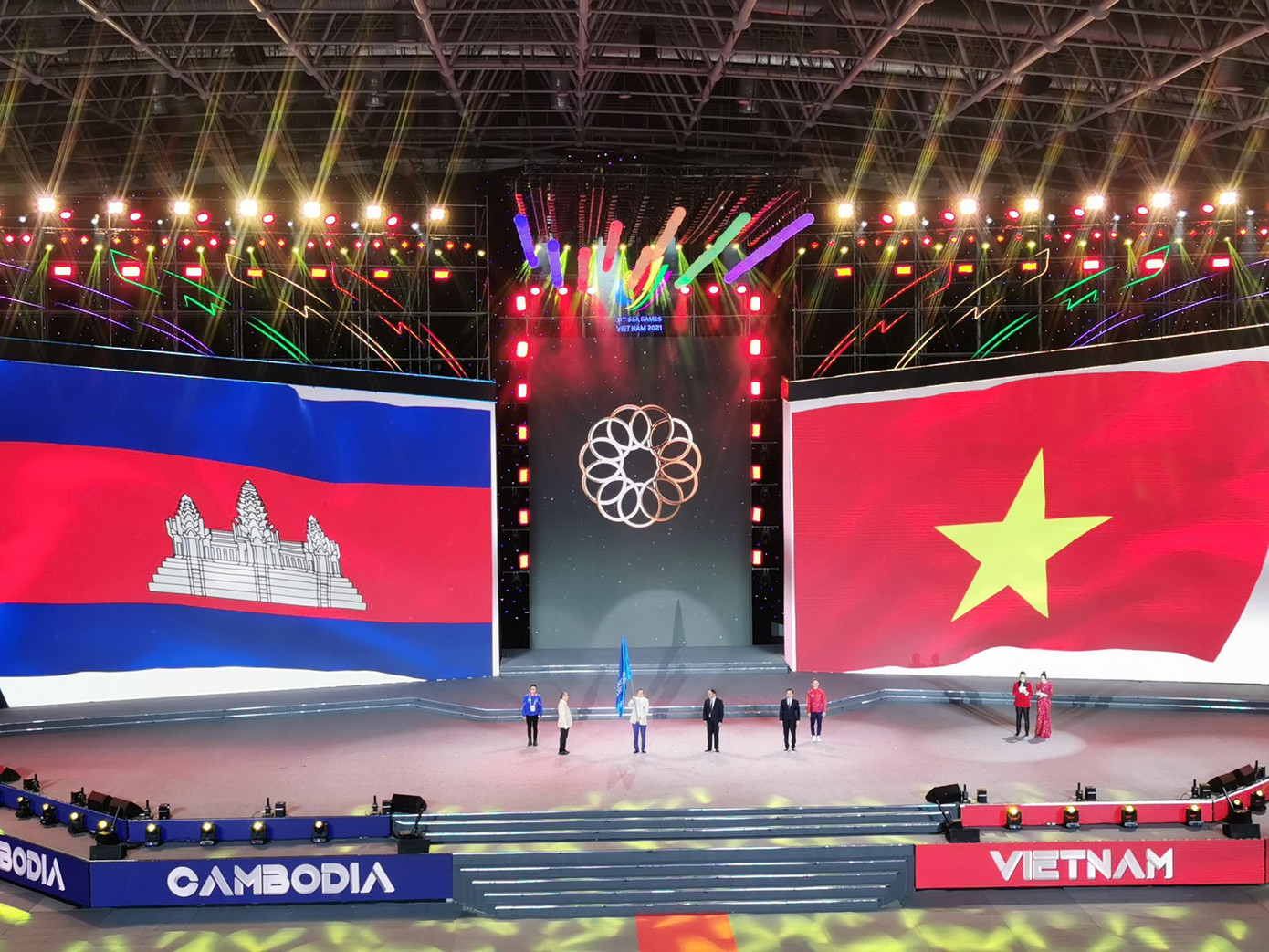 Trực tiếp Lễ bế mạc SEA Games 31: Tạm biệt Việt Nam, xin chào Campuchia 2023-SEA Games 32 ảnh 19