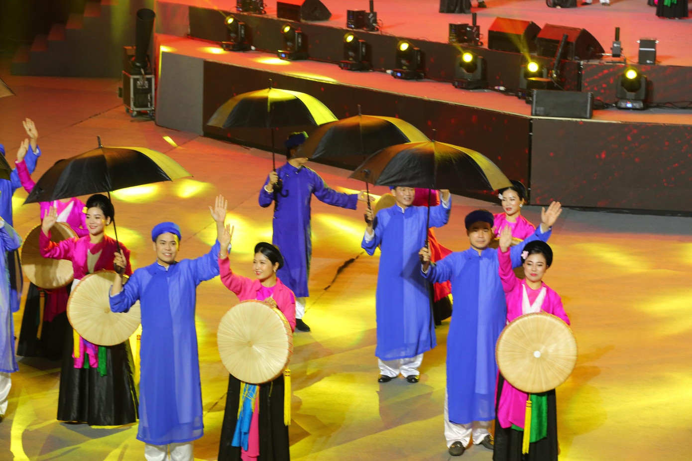 Trực tiếp Lễ bế mạc SEA Games 31: Tạm biệt Việt Nam, xin chào Campuchia 2023-SEA Games 32 ảnh 30