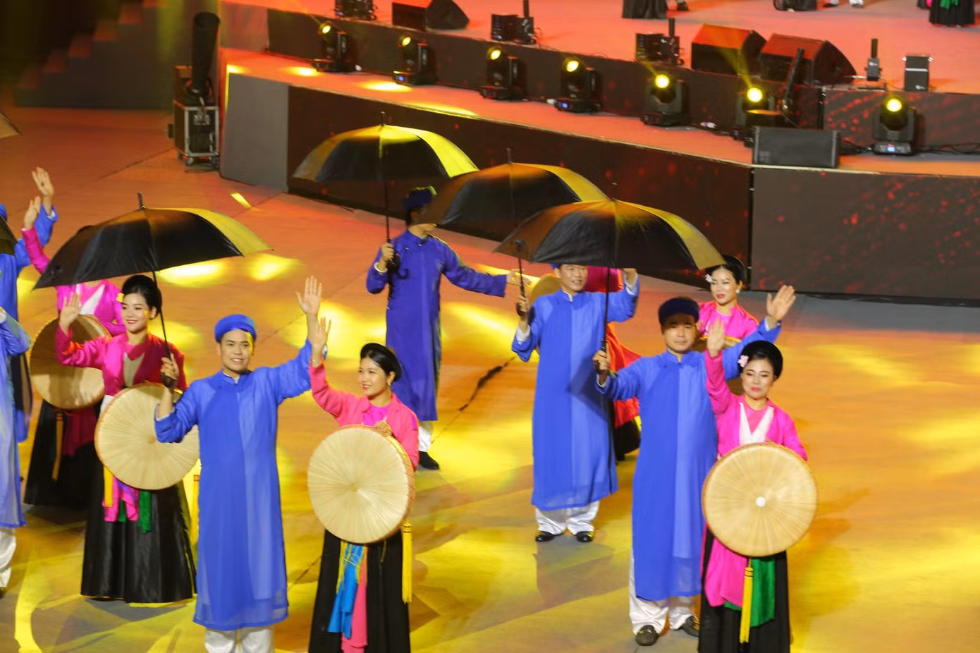 Trực tiếp Lễ bế mạc SEA Games 31: Tạm biệt Việt Nam, xin chào Campuchia 2023-SEA Games 32 ảnh 30