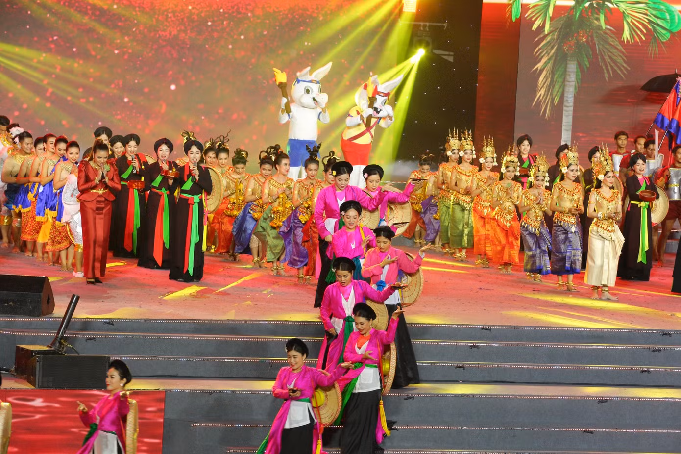 Trực tiếp Lễ bế mạc SEA Games 31: Tạm biệt Việt Nam, xin chào Campuchia 2023-SEA Games 32 ảnh 33