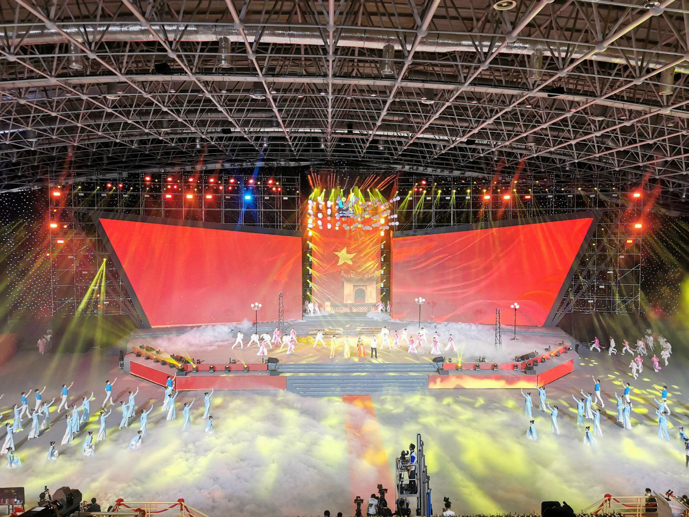 Trực tiếp Lễ bế mạc SEA Games 31: Tạm biệt Việt Nam, xin chào Campuchia 2023-SEA Games 32 ảnh 11