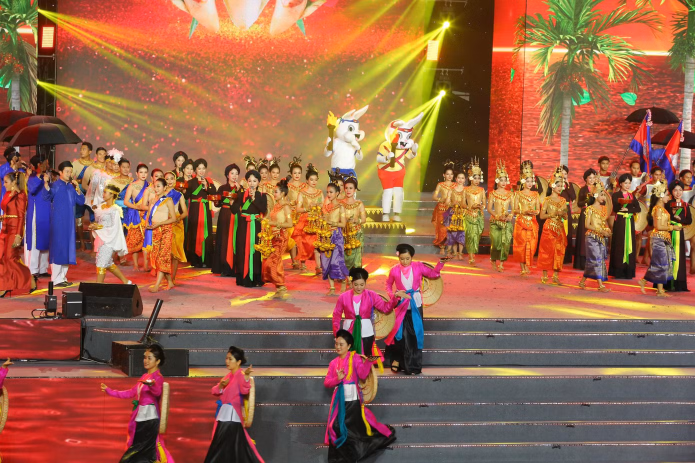 Trực tiếp Lễ bế mạc SEA Games 31: Tạm biệt Việt Nam, xin chào Campuchia 2023-SEA Games 32 ảnh 31