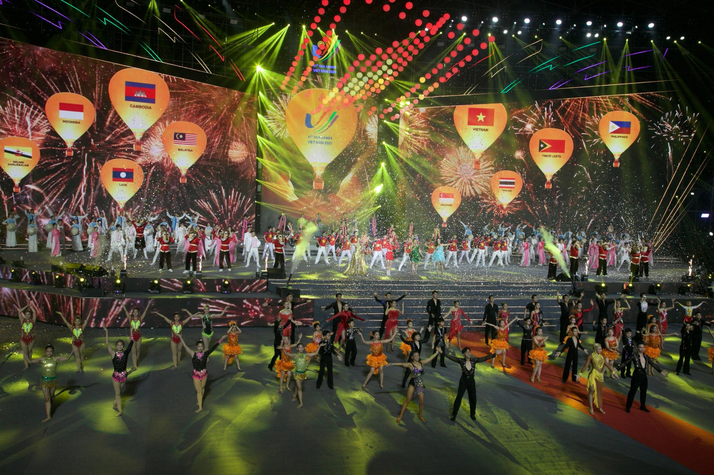 Trực tiếp Lễ bế mạc SEA Games 31: Tạm biệt Việt Nam, xin chào Campuchia 2023-SEA Games 32 ảnh 40