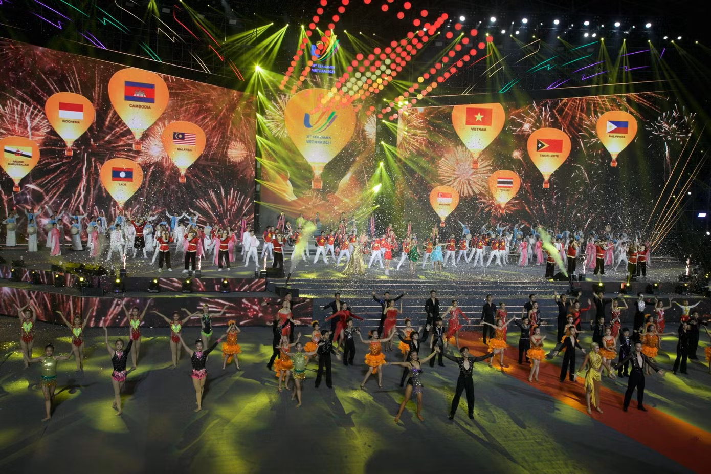 Trực tiếp Lễ bế mạc SEA Games 31: Tạm biệt Việt Nam, xin chào Campuchia 2023-SEA Games 32 ảnh 40