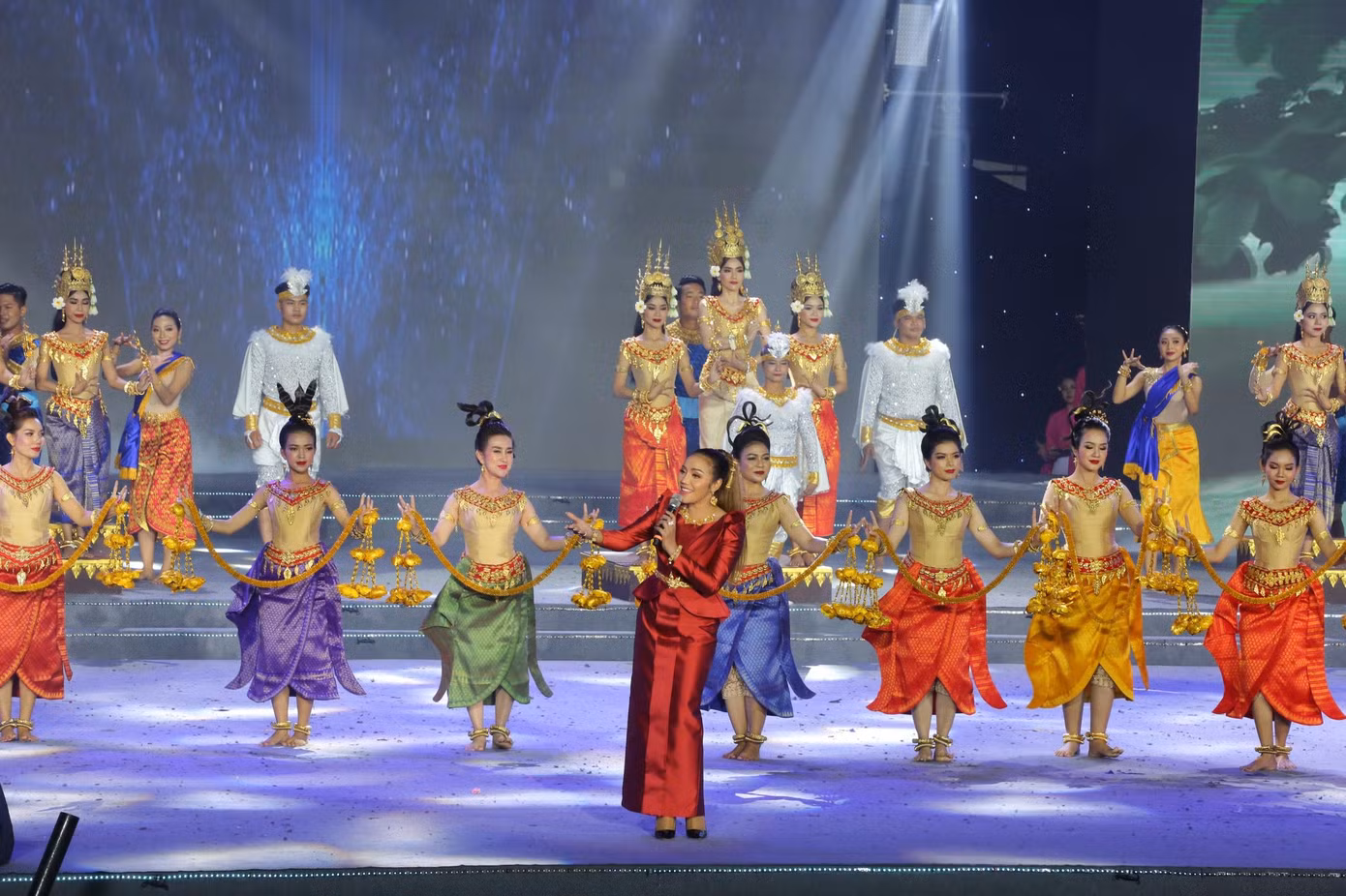 Trực tiếp Lễ bế mạc SEA Games 31: Tạm biệt Việt Nam, xin chào Campuchia 2023-SEA Games 32 ảnh 25