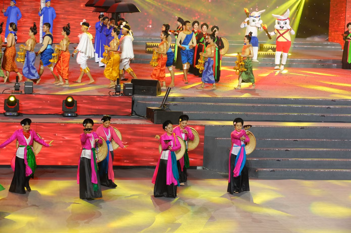Trực tiếp Lễ bế mạc SEA Games 31: Tạm biệt Việt Nam, xin chào Campuchia 2023-SEA Games 32 ảnh 35