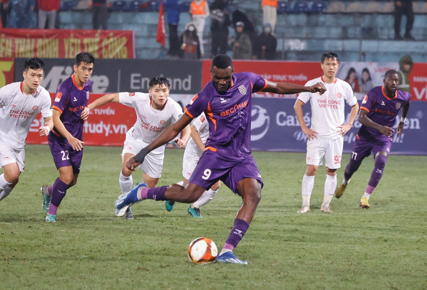 VAR lên tiếng, Thể Công Viettel thua ngược Bình Dương 0-1 ảnh 18 VAR lên tiếng, Thể Công Viettel thua ngược Bình Dương 0-1 ảnh 18