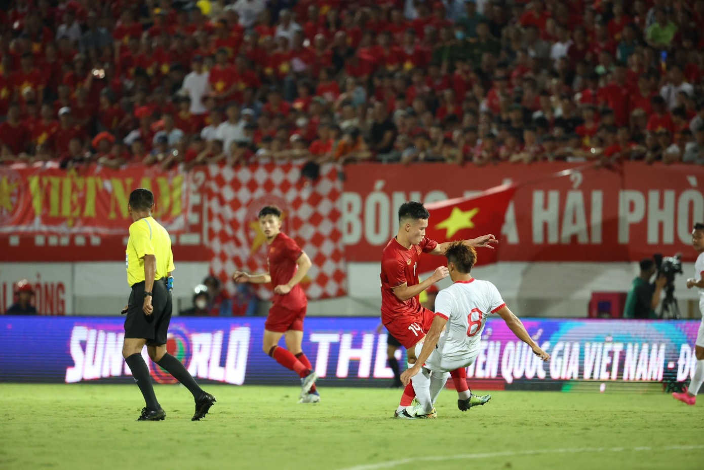 Vượt qua Hồng Kông (Trung Quốc) 1-0, ĐTVN có chiến thắng đầu tiên cùng HLV Troussier ảnh 40