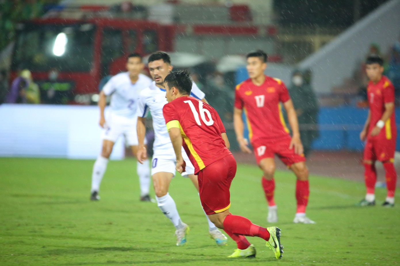 U23 Việt Nam chưa thể lấy ngôi đầu bảng sau trận hoà U23 Philippines ảnh 27