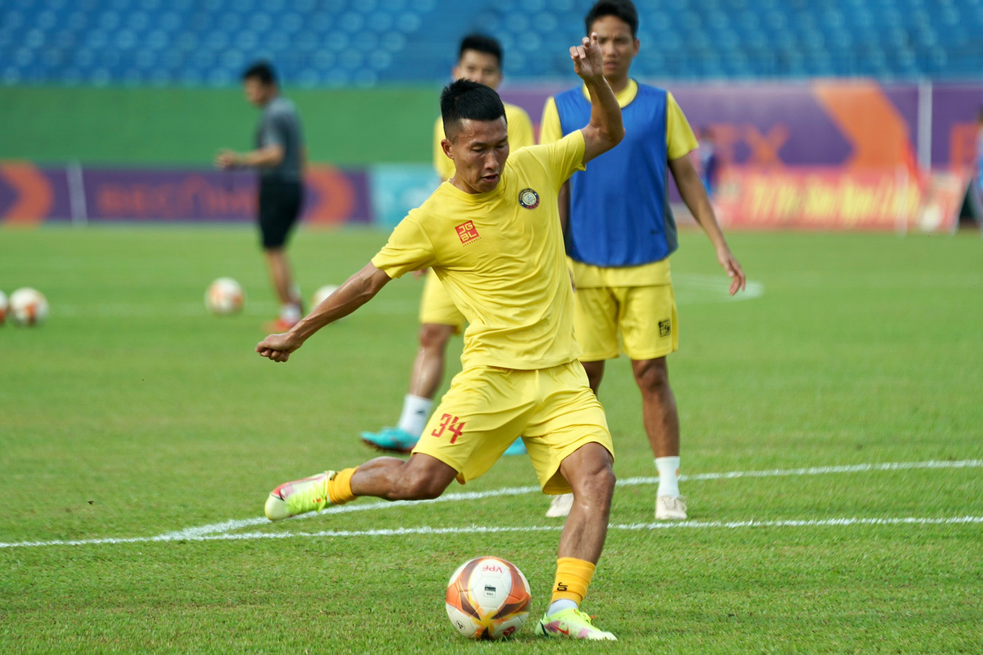 Chia điểm trên sân Bình Dương, Thanh Hóa duy trì mạch bất bại ảnh 5