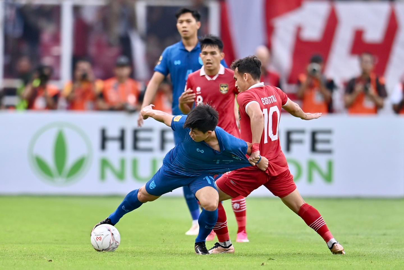 AFF Cup 2022 Indonesia vs Thái Lan 1-1: Cầm vàng lại để vàng rơi, Indonesia chỉ có thể tự trách mình ảnh 6