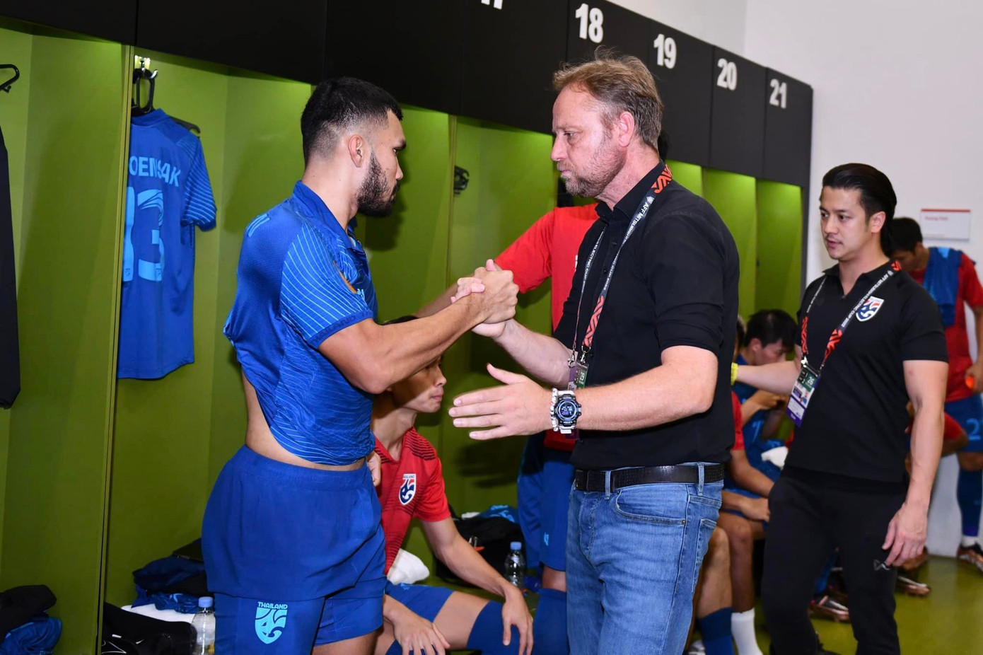 Và trong trận gặp vòng bảng gặp Indonesia. Và trong trận gặp vòng bảng gặp Indonesia.