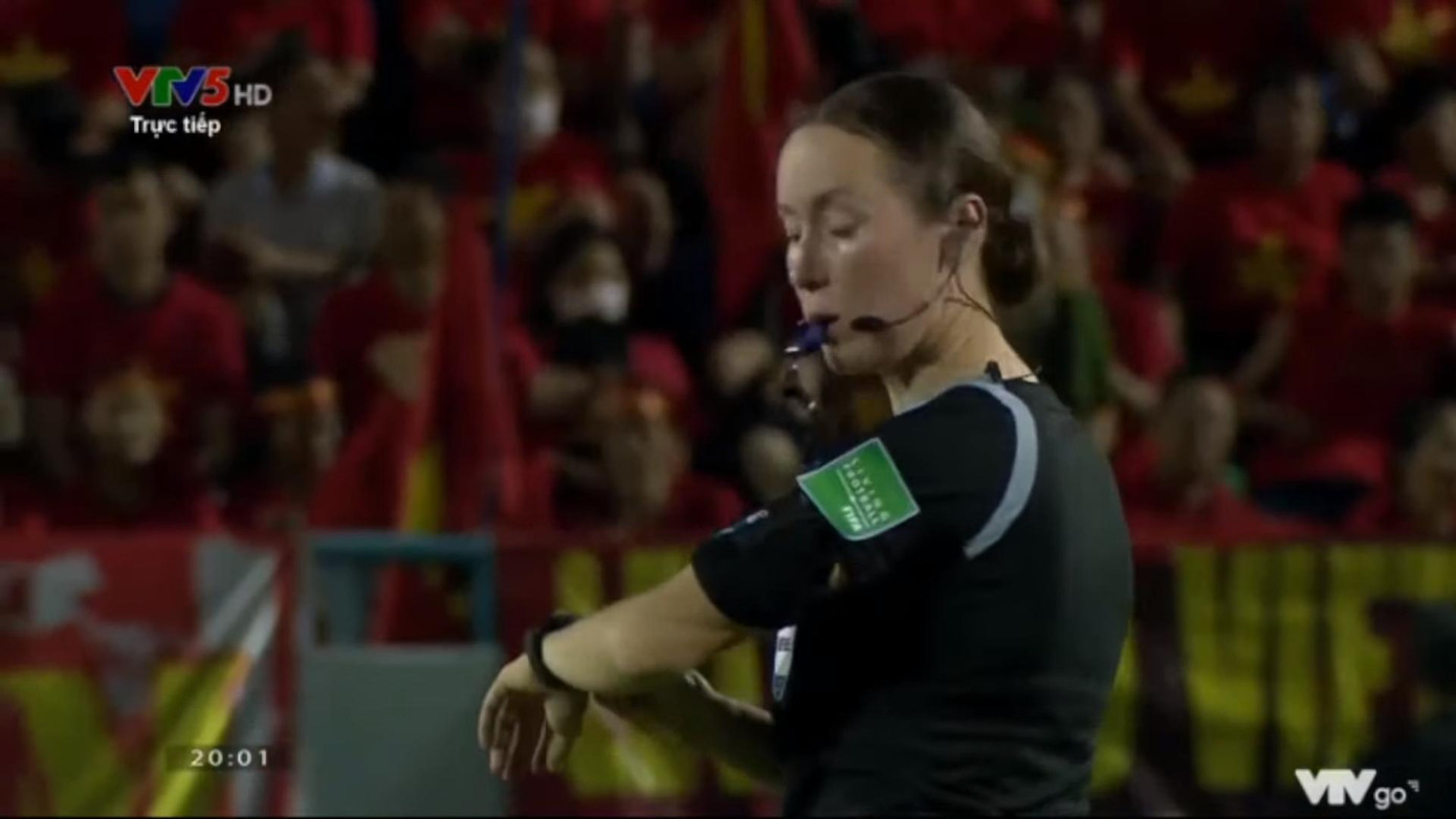 Đánh bại đội tuyển nữ Campuchia 7-0, tuyển nữ Việt Nam khẳng định sức mạnh nhà vô địch ảnh 2