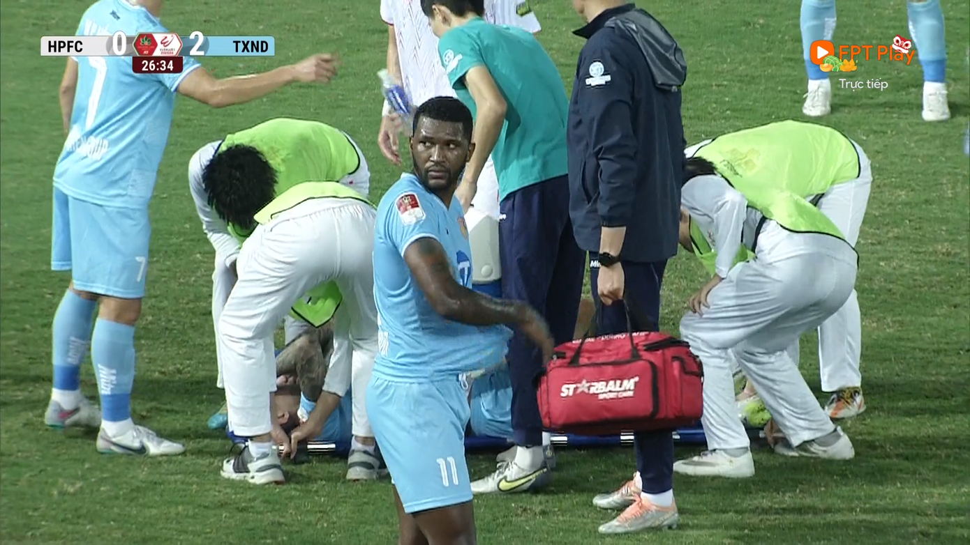 Đè bẹp Hải Phòng, Nam Định vững ngôi đầu V-League ảnh 6