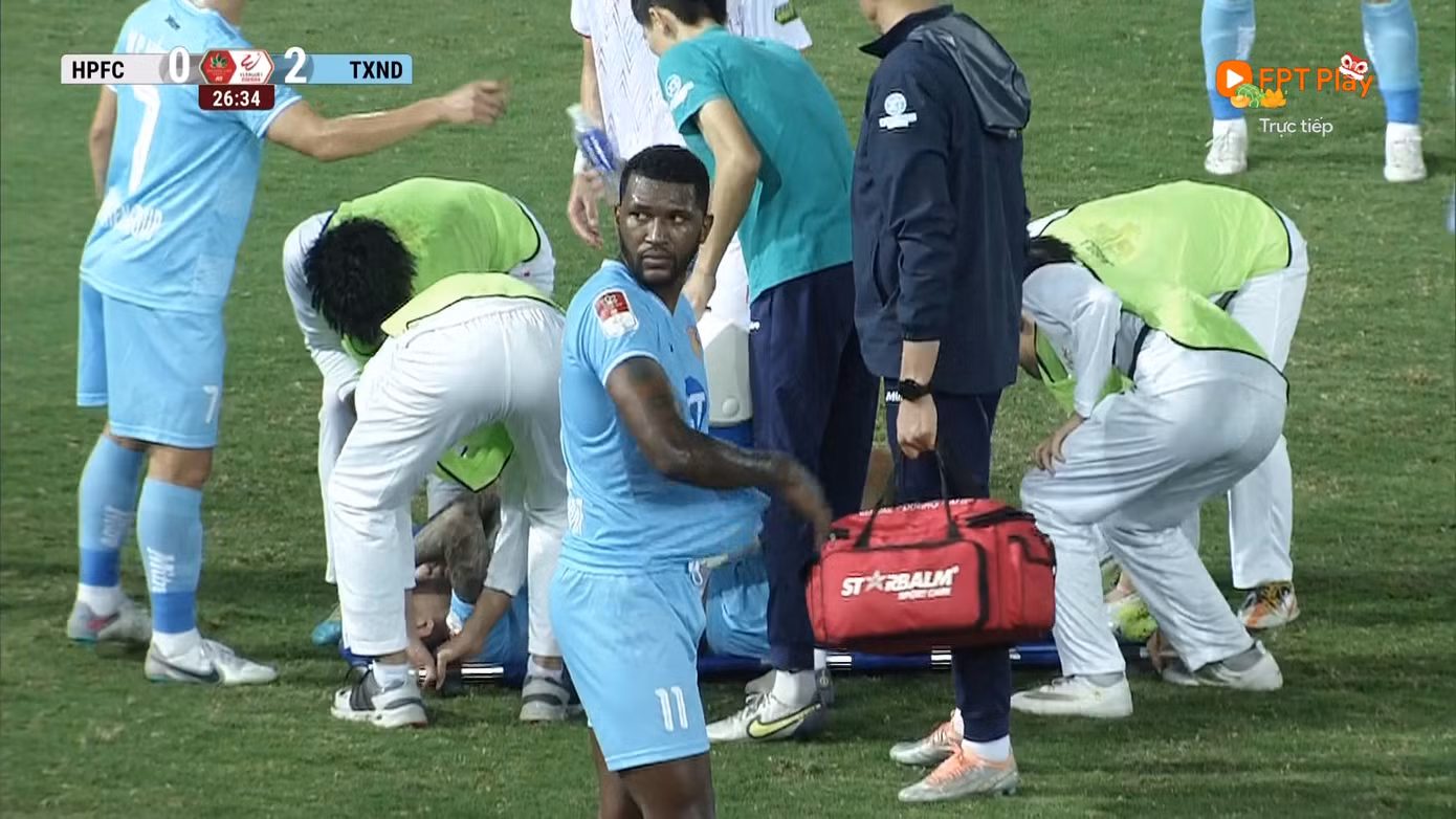 Đè bẹp Hải Phòng, Nam Định vững ngôi đầu V-League ảnh 6