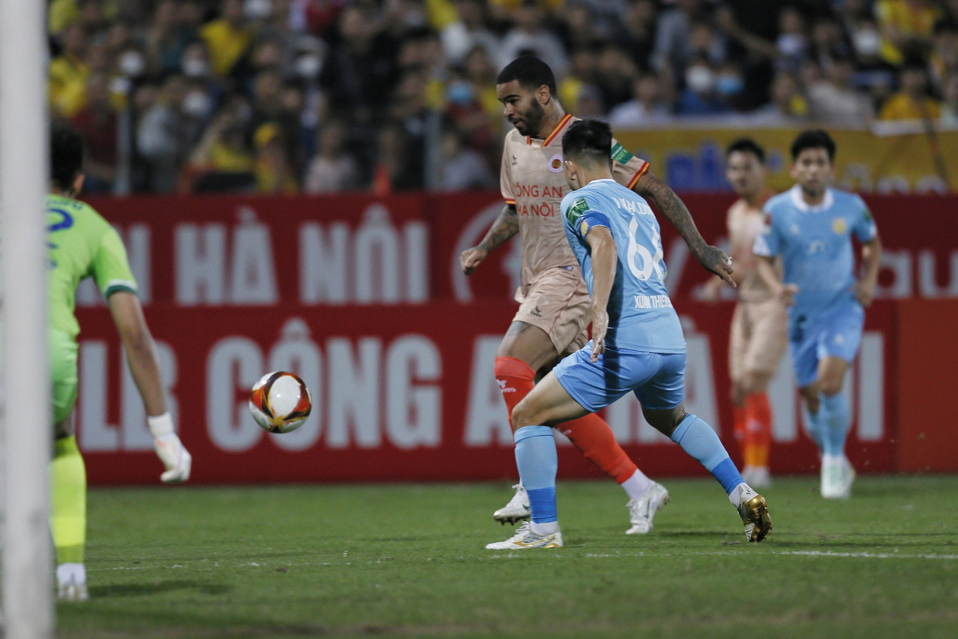 Bị CAHN đánh bại 4-0, Thép xanh Nam Định dứt mạch bất bại ảnh 5 Bị CAHN đánh bại 4-0, Thép xanh Nam Định dứt mạch bất bại ảnh 5