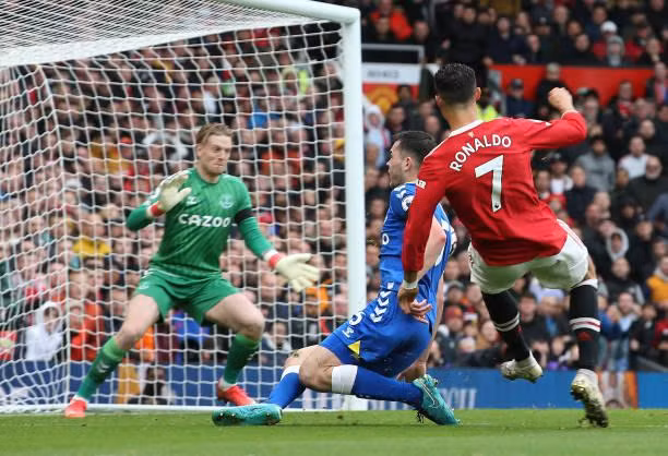 M.U vs Everton 1-1: Quỷ đỏ vô kế khả thi ảnh 19 M.U vs Everton 1-1: Quỷ đỏ vô kế khả thi ảnh 19
