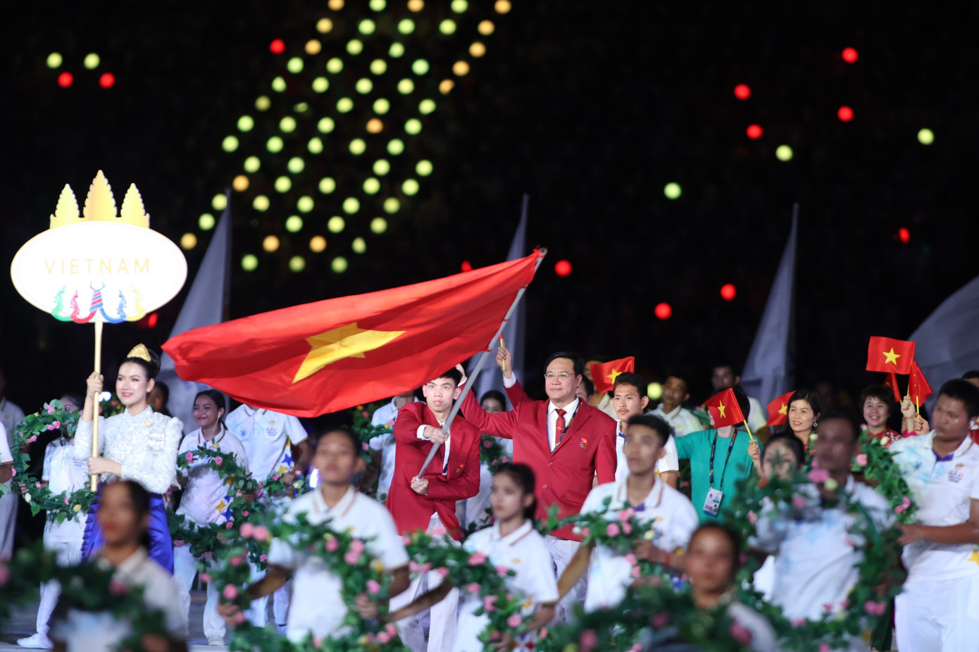 Lễ khai mạc SEA Games 32: Lung linh sắc màu ảnh 60