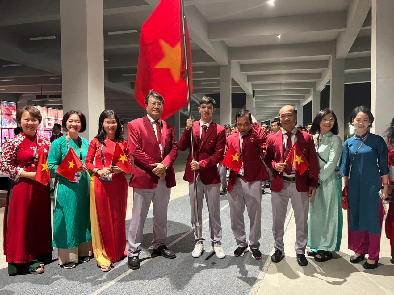 Lễ khai mạc SEA Games 32: Lung linh sắc màu ảnh 33