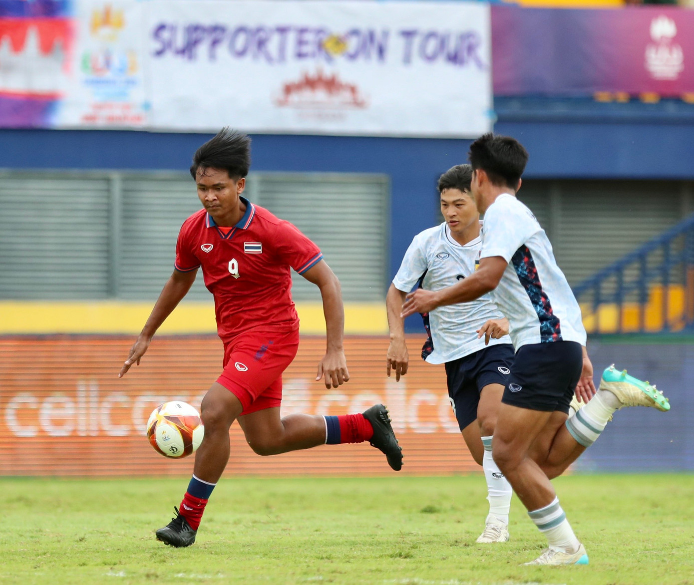 SEA Games 32: Thắng 'nhẹ' U22 Lào 4-1, U22 Thái Lan giữ chắc ngôi đầu ảnh 3 SEA Games 32: Thắng 'nhẹ' U22 Lào 4-1, U22 Thái Lan giữ chắc ngôi đầu ảnh 3