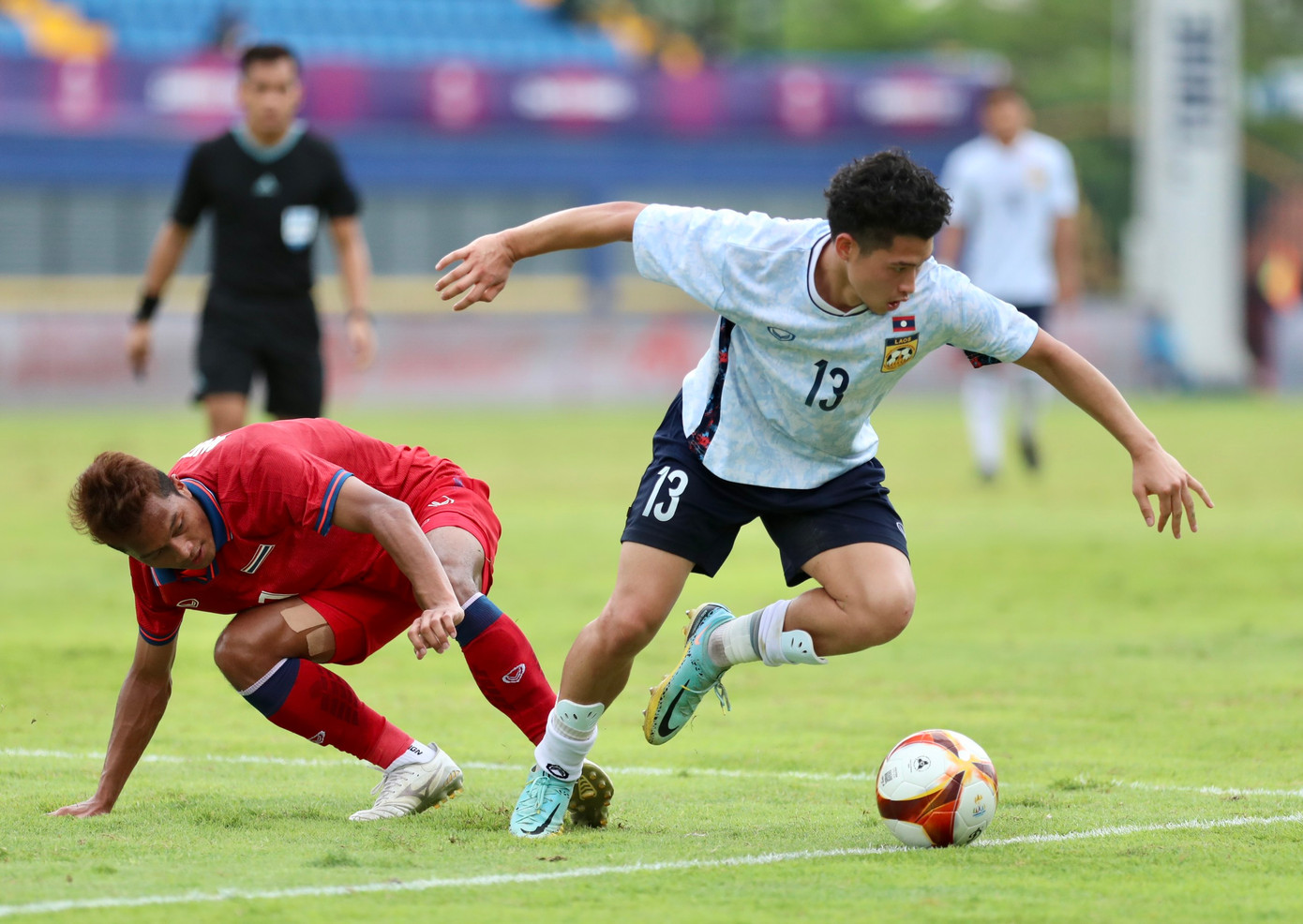 SEA Games 32: Thắng 'nhẹ' U22 Lào 4-1, U22 Thái Lan giữ chắc ngôi đầu ảnh 4 SEA Games 32: Thắng 'nhẹ' U22 Lào 4-1, U22 Thái Lan giữ chắc ngôi đầu ảnh 4