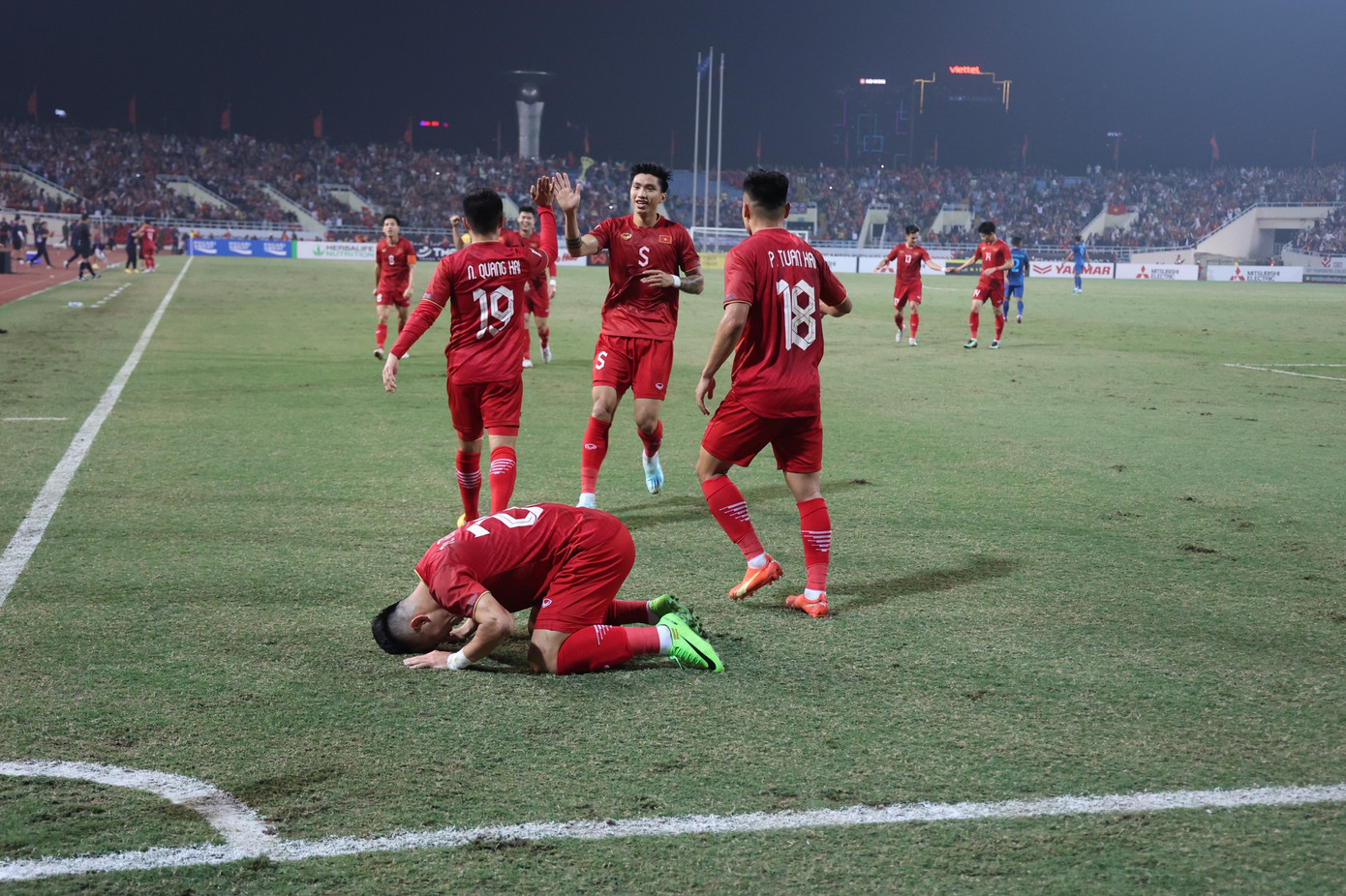 Để Thái Lan cầm hoà 2-2 trên sân nhà, tuyển Việt Nam đối mặt thách thức ở trận chung kết lượt về ảnh 31