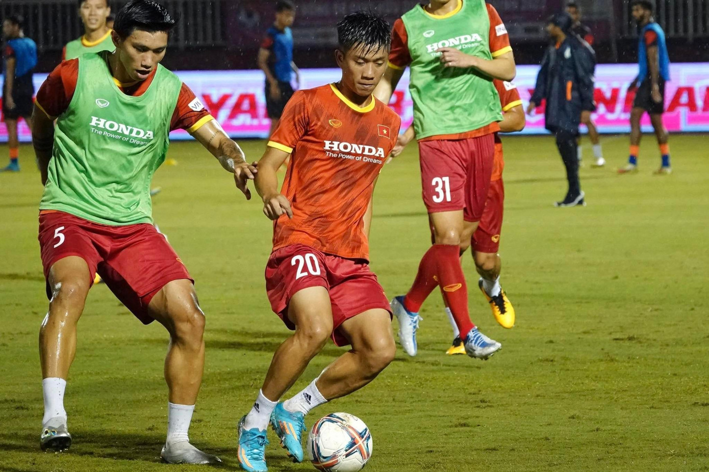 Đánh bại Ấn Độ 3-0, đội tuyển Việt Nam đăng quang cúp Tam hùng ảnh 2 Đánh bại Ấn Độ 3-0, đội tuyển Việt Nam đăng quang cúp Tam hùng ảnh 2