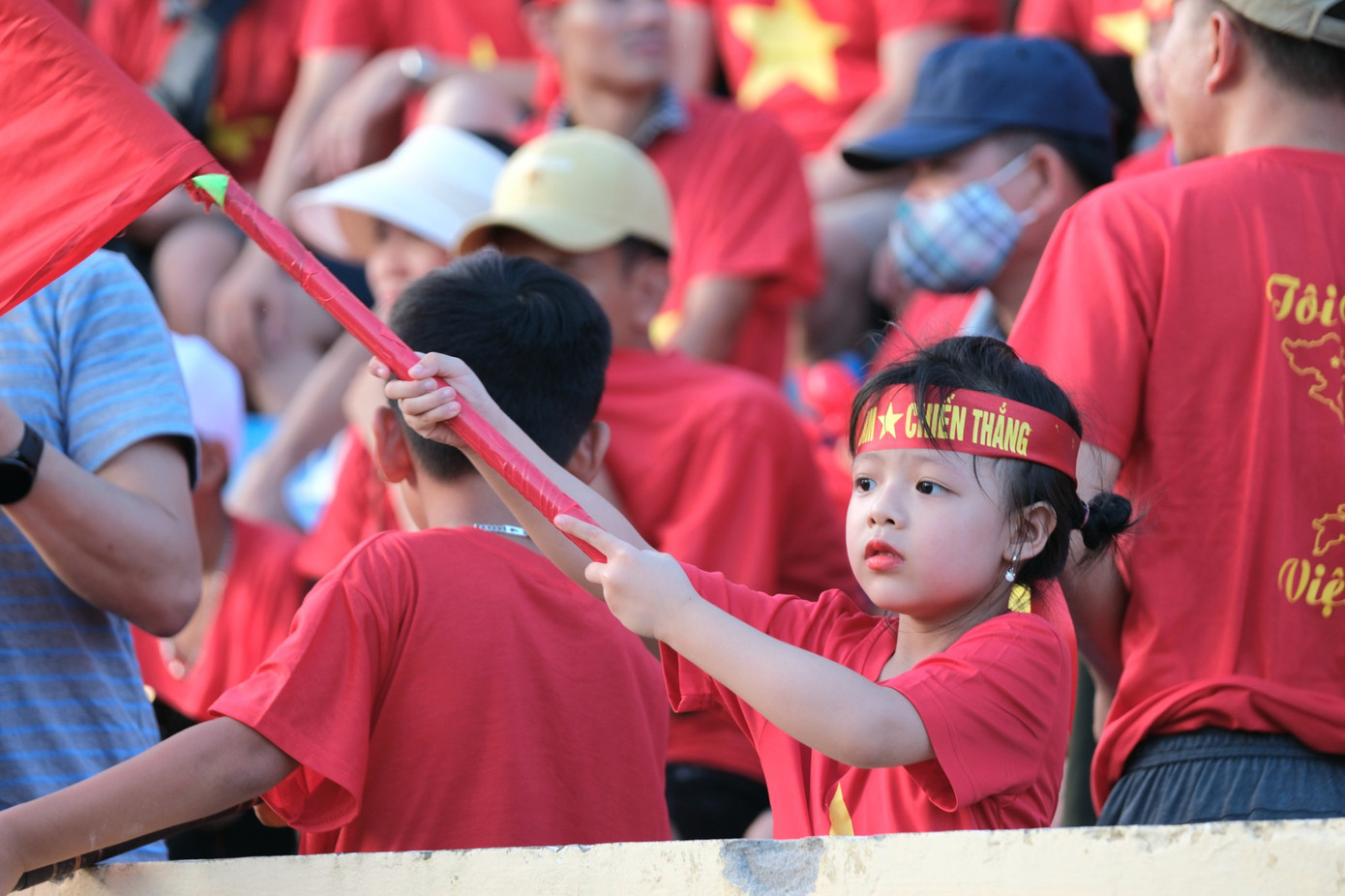 Thắng ĐT Syria 1-0, ĐTVN khiến sân Thiên Trường thòm thèm với 'bữa tiệc' bóng đá ảnh 5