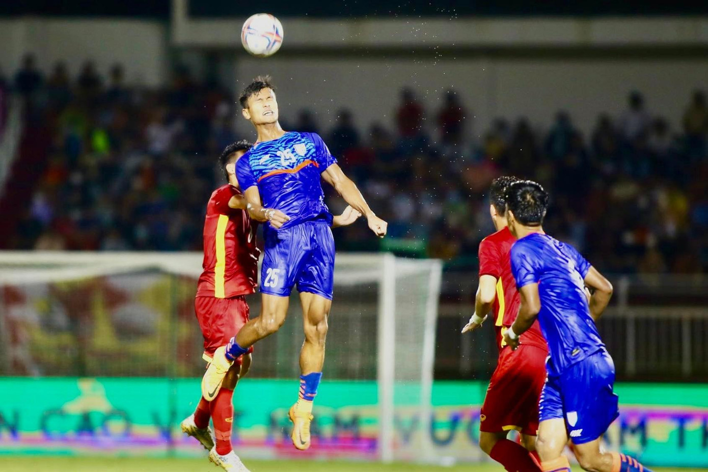 Đánh bại Ấn Độ 3-0, đội tuyển Việt Nam đăng quang cúp Tam hùng ảnh 11 Đánh bại Ấn Độ 3-0, đội tuyển Việt Nam đăng quang cúp Tam hùng ảnh 11
