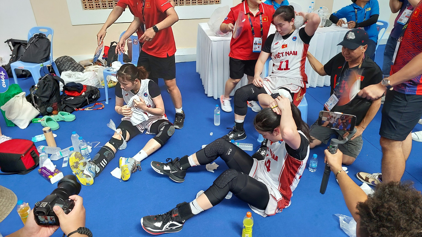 Đội tuyển bóng rổ nữ 3x3 Việt Nam giành chiến thắng ngược dòng 21-18 trước Indonesia để vào chung kết.Ảnh: Thanh Hải