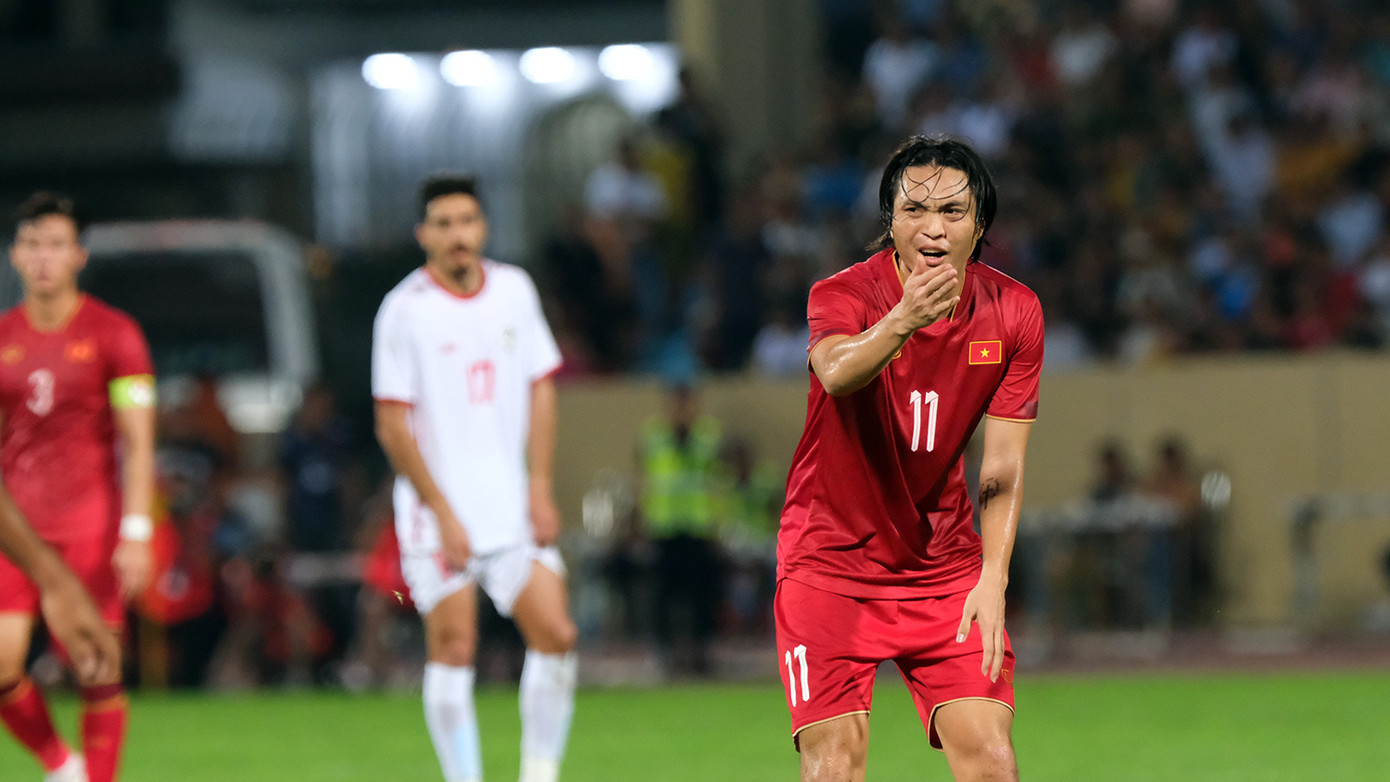 Thắng ĐT Syria 1-0, ĐTVN khiến sân Thiên Trường thòm thèm với 'bữa tiệc' bóng đá ảnh 28
