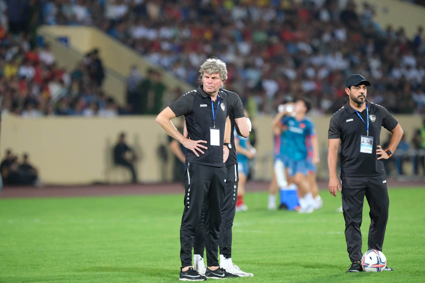 Thắng ĐT Syria 1-0, ĐTVN khiến sân Thiên Trường thòm thèm với 'bữa tiệc' bóng đá ảnh 17