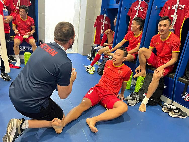 Đức Hòa ghi bàn danh dự trong thất bại 1-8 của ĐT futsal Việt Nam trước Iran ảnh 1