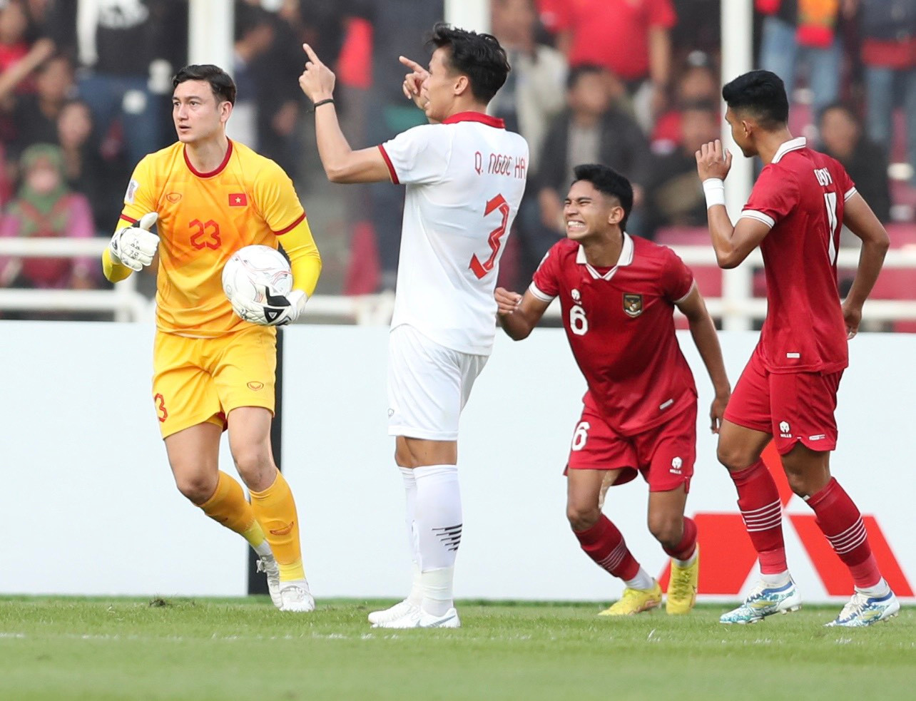 Bán kết AFF Cup 2022 Indonesia 0-0 Việt Nam: Chảo lửa Bung Karno không thể làm khó ĐT Việt Nam ảnh 39