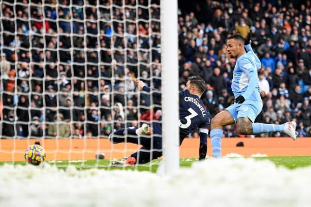 Man City vs West Ham 2-1: Man xanh vượt trội trong cuộc chiến dưới mưa tuyết ảnh 16 Man City vs West Ham 2-1: Man xanh vượt trội trong cuộc chiến dưới mưa tuyết ảnh 16