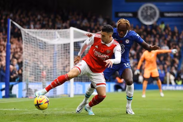 Đánh bại Chelsea ở derby London, Arsenal giành lại ngôi đầu từ tay Man City ảnh 9 Đánh bại Chelsea ở derby London, Arsenal giành lại ngôi đầu từ tay Man City ảnh 9